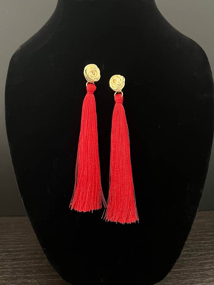 ¡Pendientes borla sedosa roja en baño de oro! para venta al por mayor de Diana Wingert Jewelry