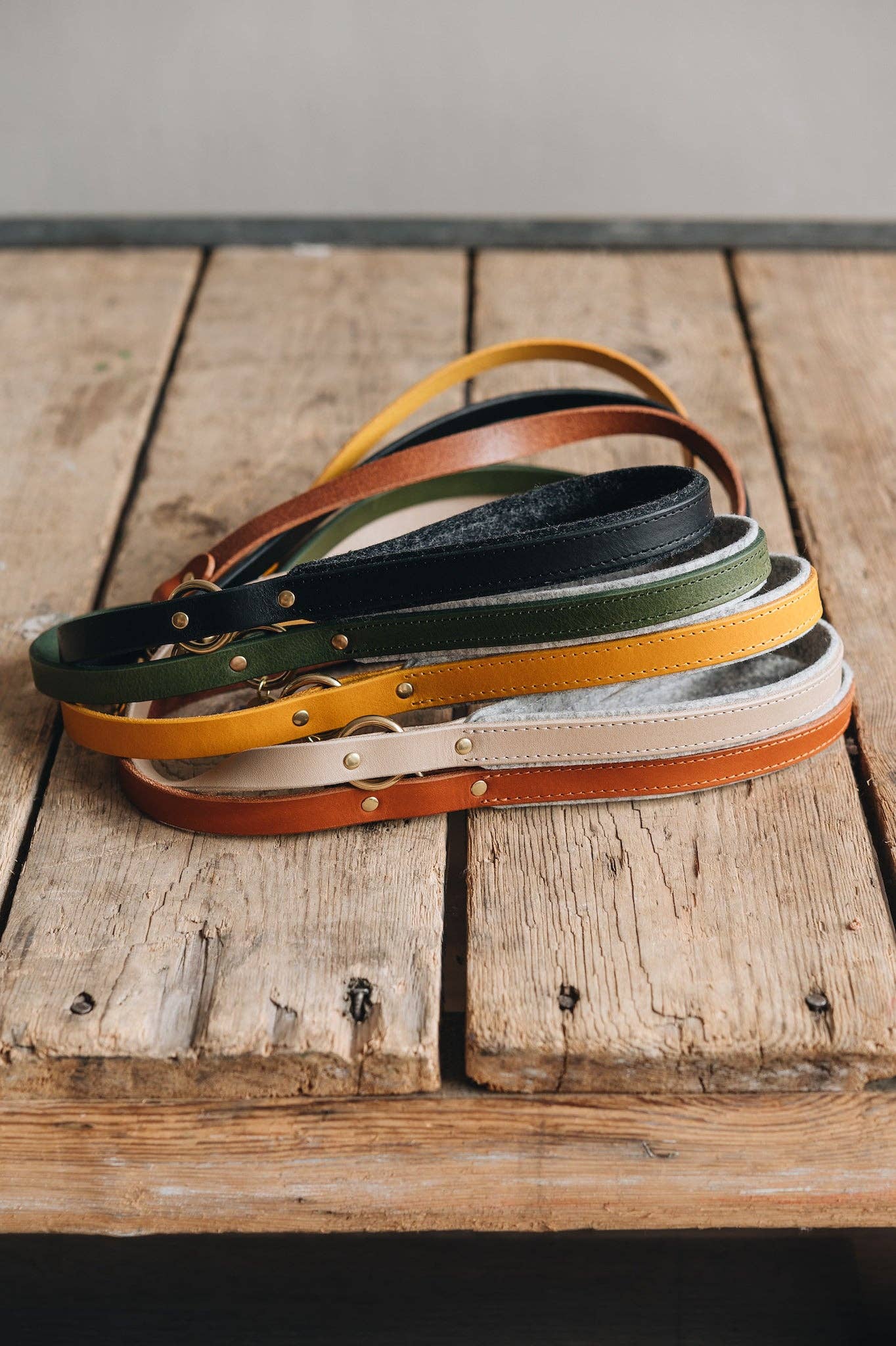 BAND&ROLL - Wholesale Pet Leash - Dog - LIGHTWEIGHT SHORT LEATHER LEASH. HITCH air12