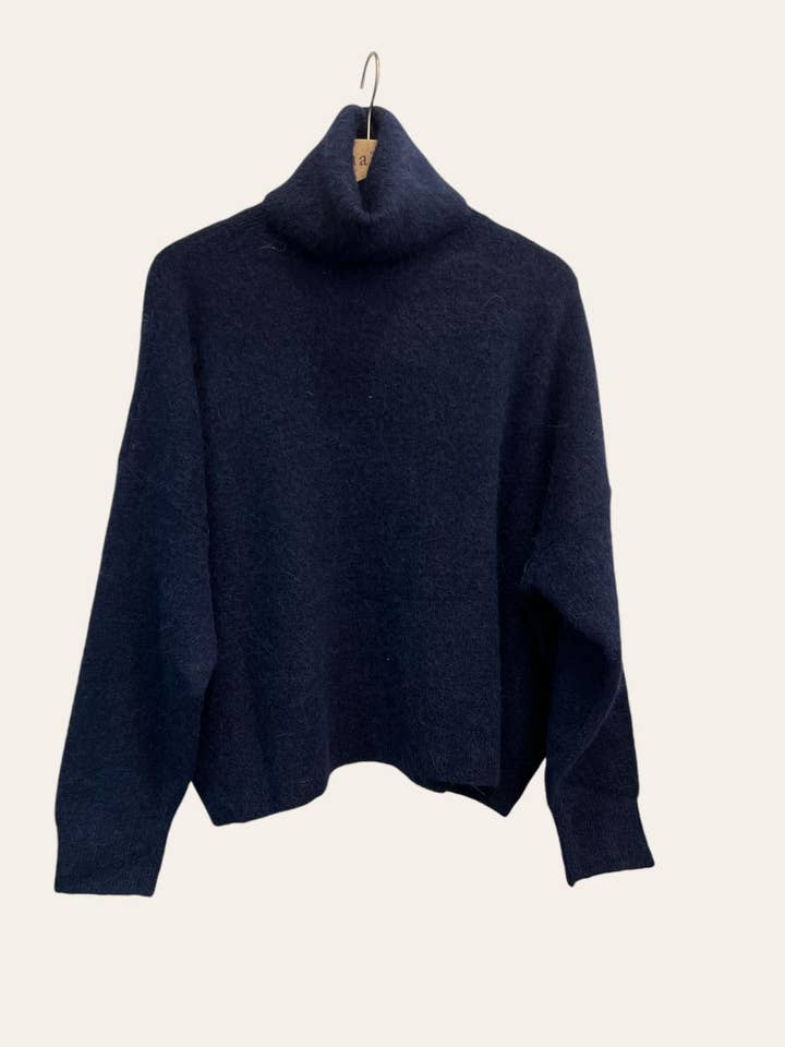 NAÏS PARIS - Wholesale Knit Sweater - Women's - BABY ALPACA TURTLENECK SWEATER24