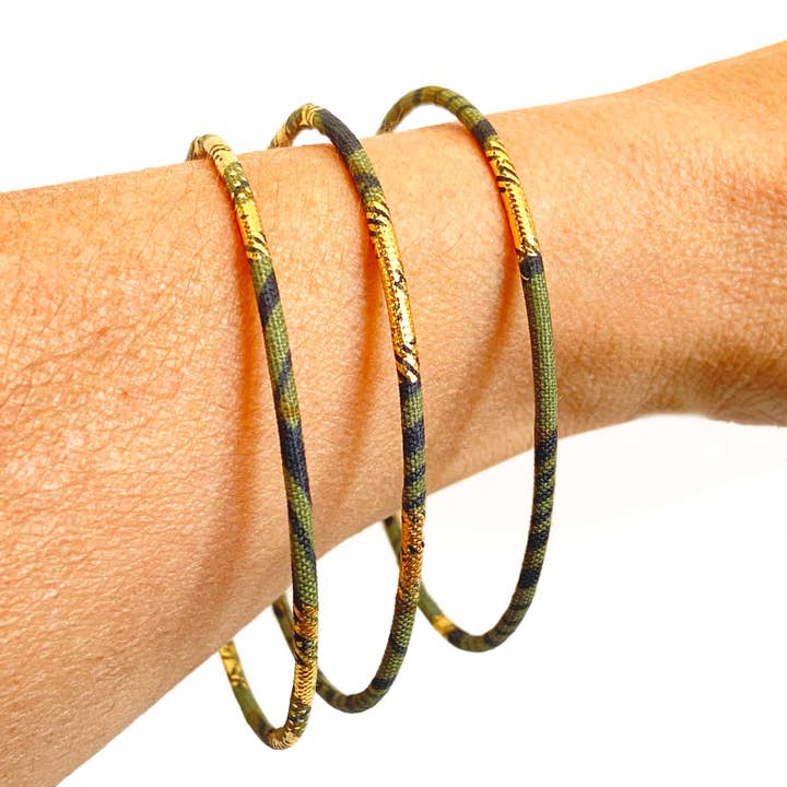 Melokane - Wholesale Bangle bracelet - Thin bracelets in khaki/gold wax - Sizes S or M3