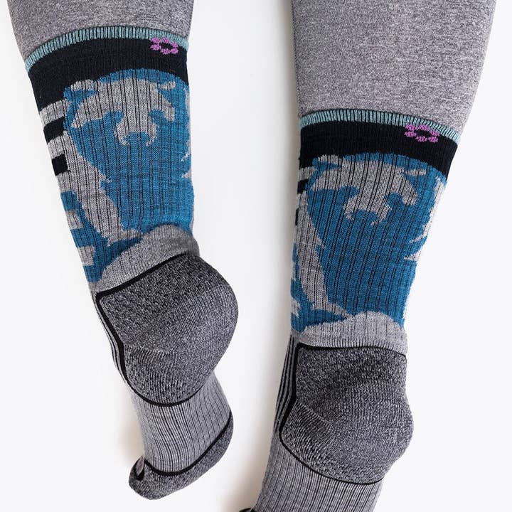 ToughCutie – Großhandel Socken – Damen – Wander-Crew „Sasha the Fierce Bear“ aus Merinowolle1