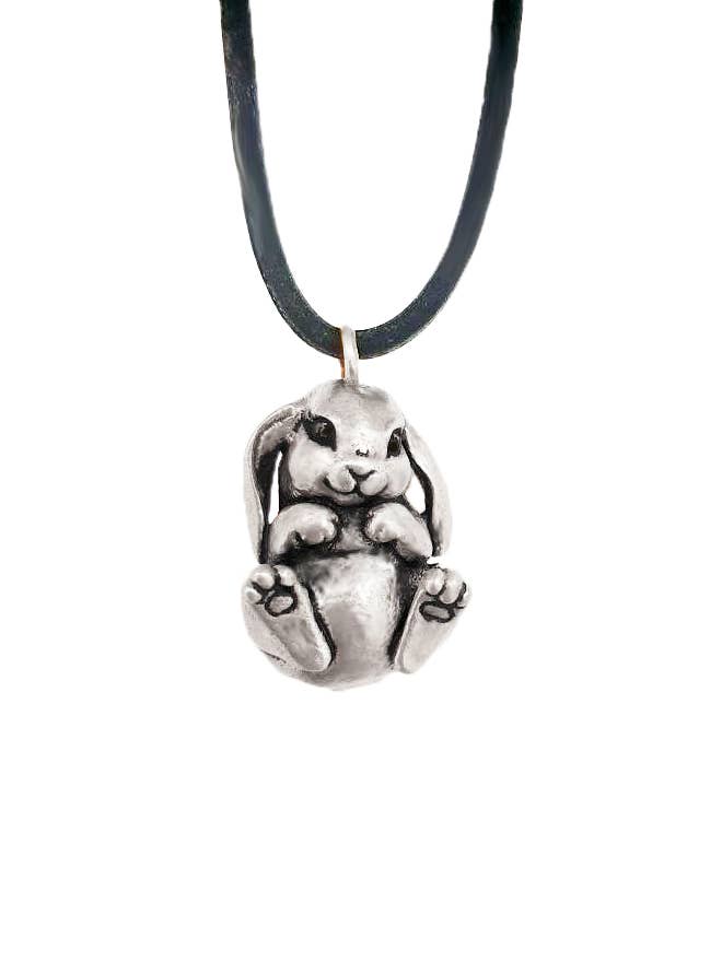 Pendentif lapin lapin en étain plaqué argent pour la vente par The Sparkling Pebble
