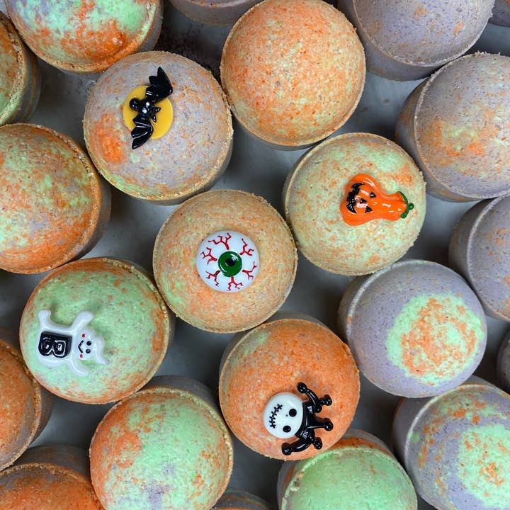 Yours Truly Bath Co - Wholesale Bath bomb/fizz - Oogie Boogie Toy Bath Bomb - Halloween Bath Bomb3