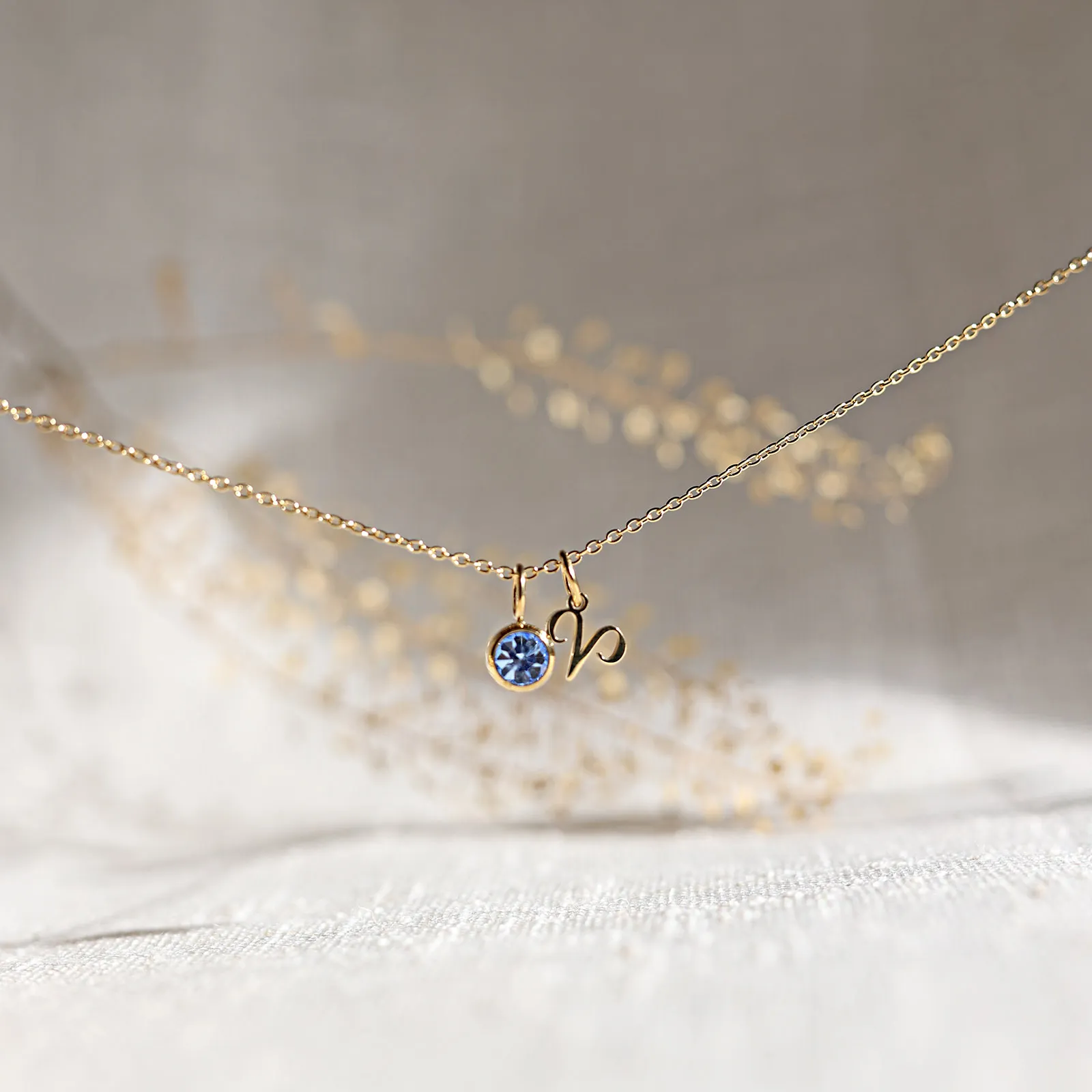 Visée Bijoux - Wholesale Pendant/Charm Necklace - Astro sign necklace and colored stone – My Identity13