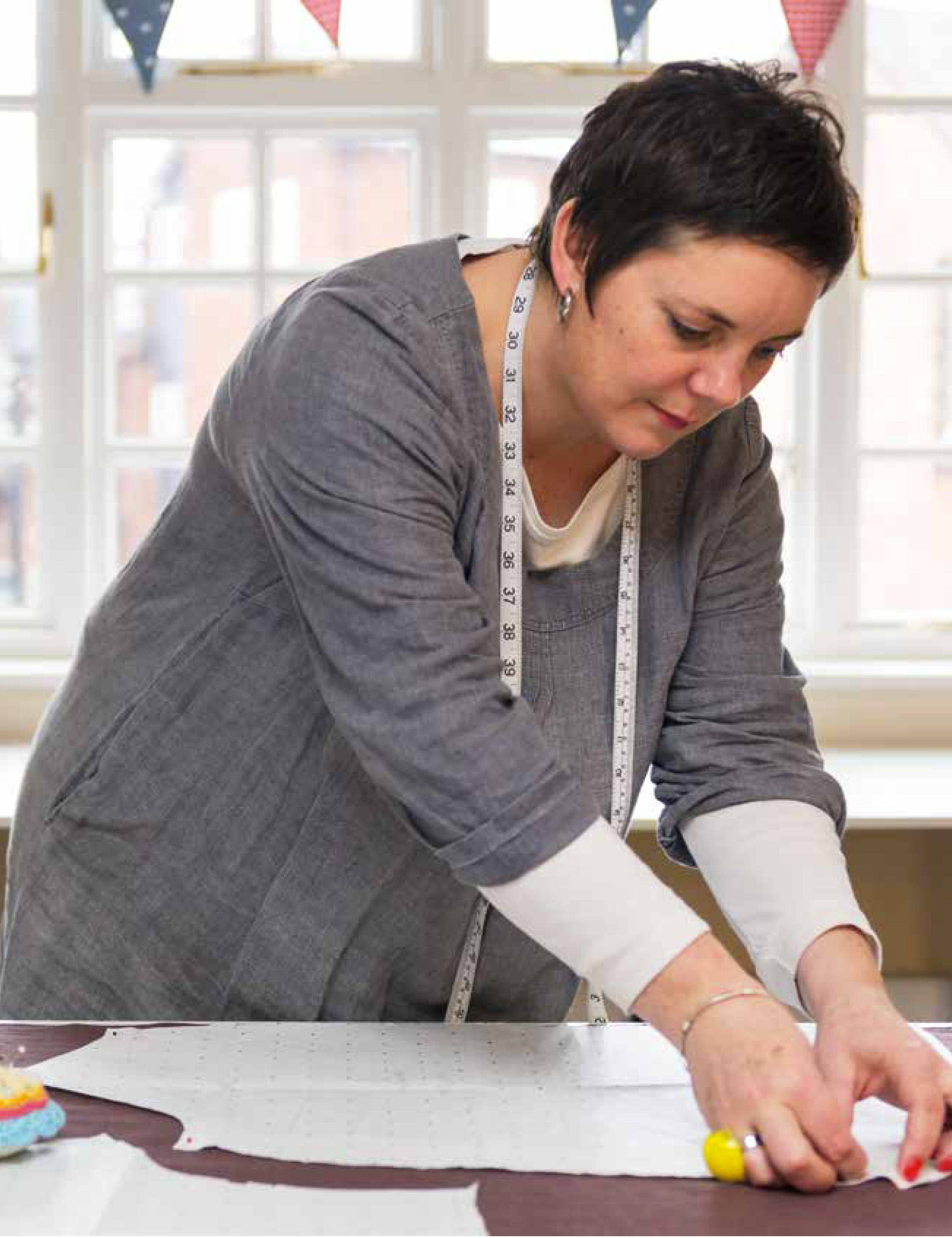 Search Press – wholesale Crafts, hobbies and DIY – Complete Guide to Dressmaking2