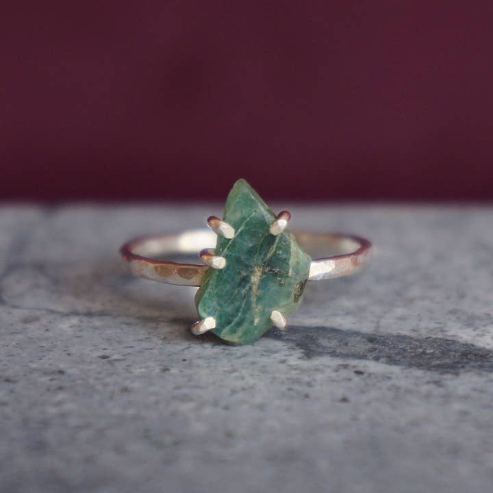 Sira Ring Emerald US 8 for wholesale by Sensual Stones