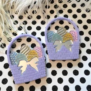 Orecchini a forma di cesto per uova di Pasqua, in acrilico tagliato per la vendita all'ingrosso da parte di I'm Your Present