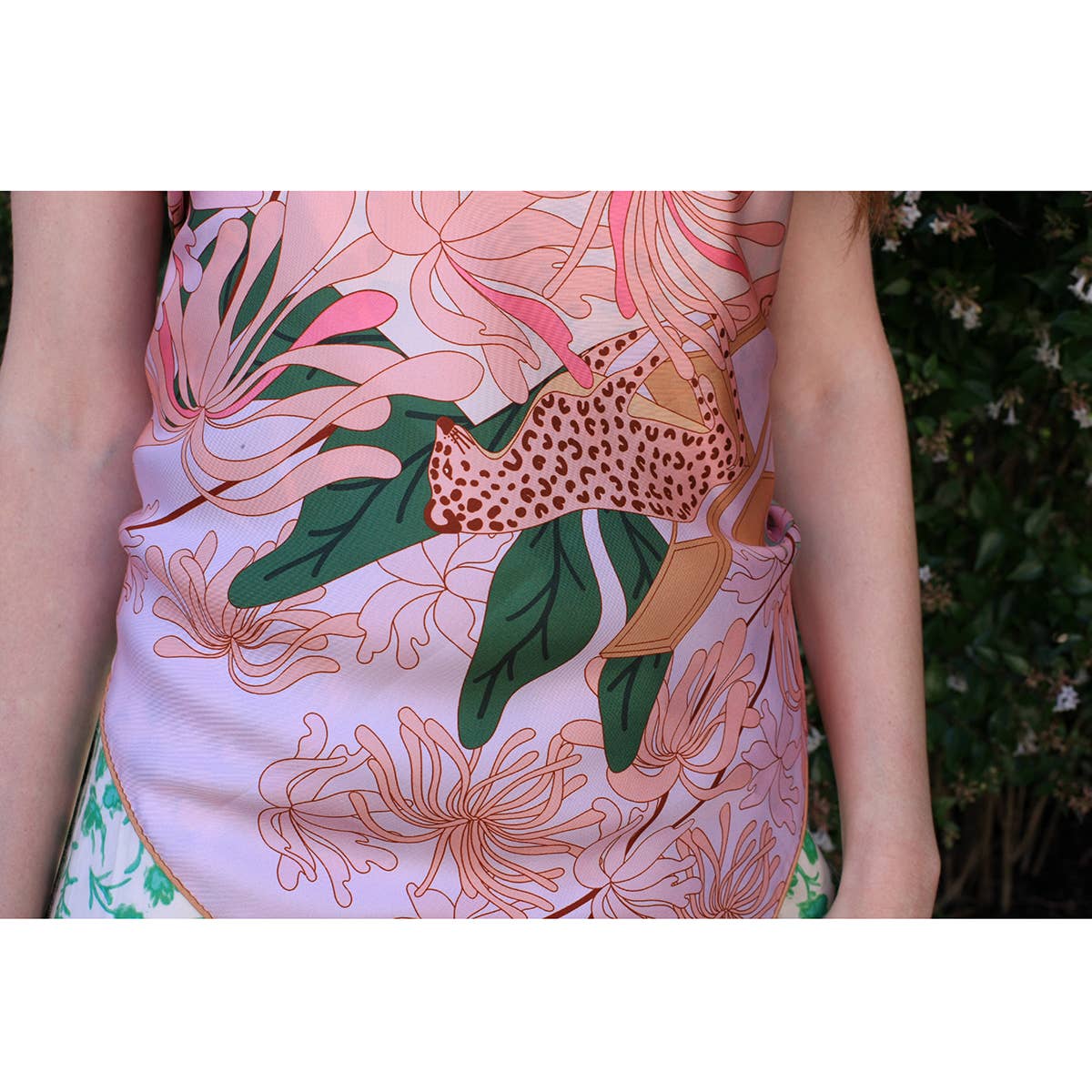 Jessie Zhao New York – wholesale Scarf – Women's – Double Sided Silk Scarf Of Jungle Gathering11