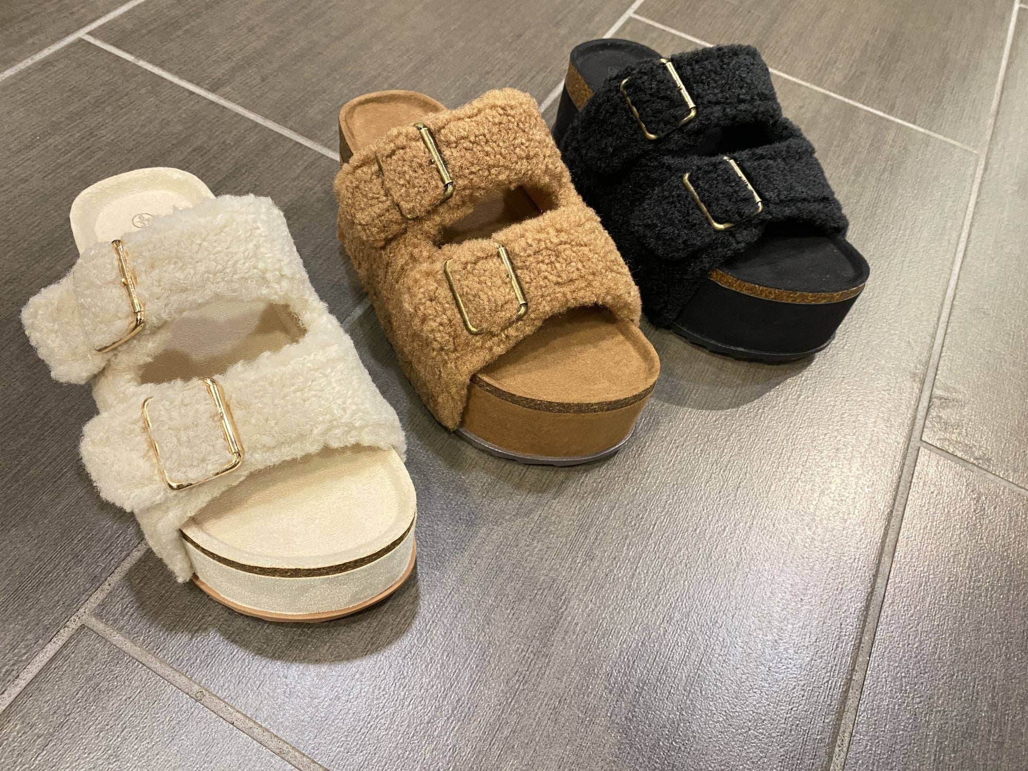 Mars Sky Shoes Wholesale - Vente Chaussures à plateforme – femme - Bamboo BLOWOUT-25 Sandales pour femmes à semelle épaisse en liège avec bride en polaire - Pack de 12 paires - 18,45/paire9