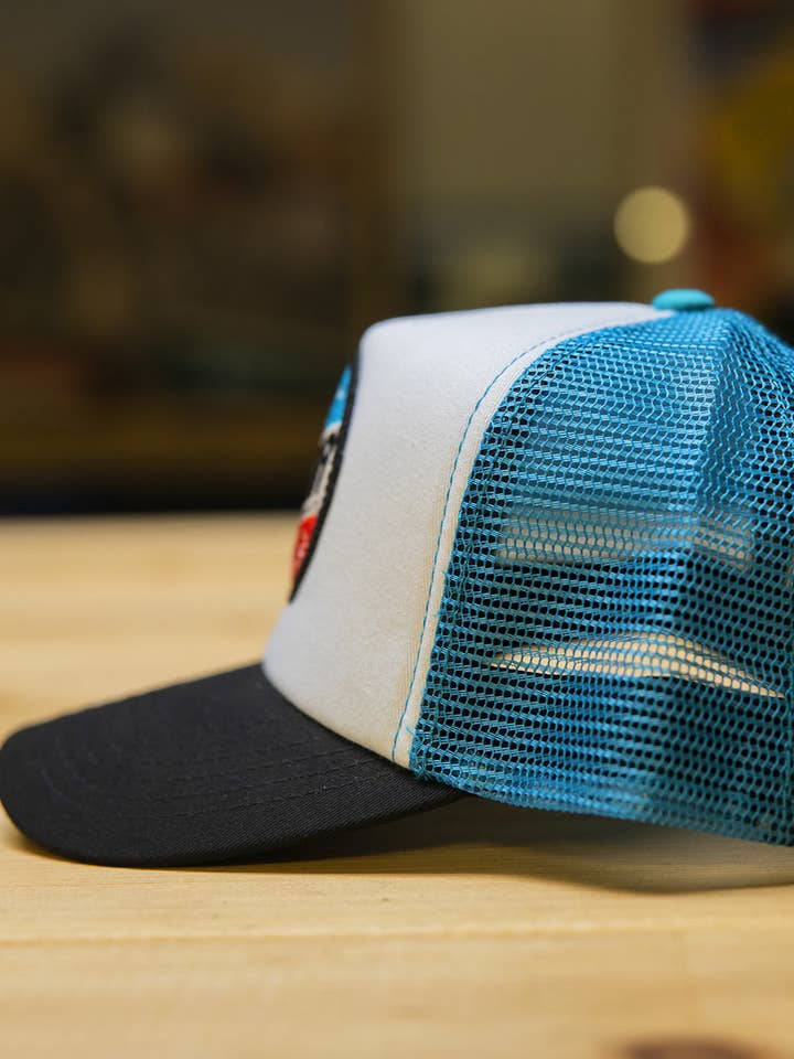 Blue Trucker Keps för wholesale av Maria Riding Company