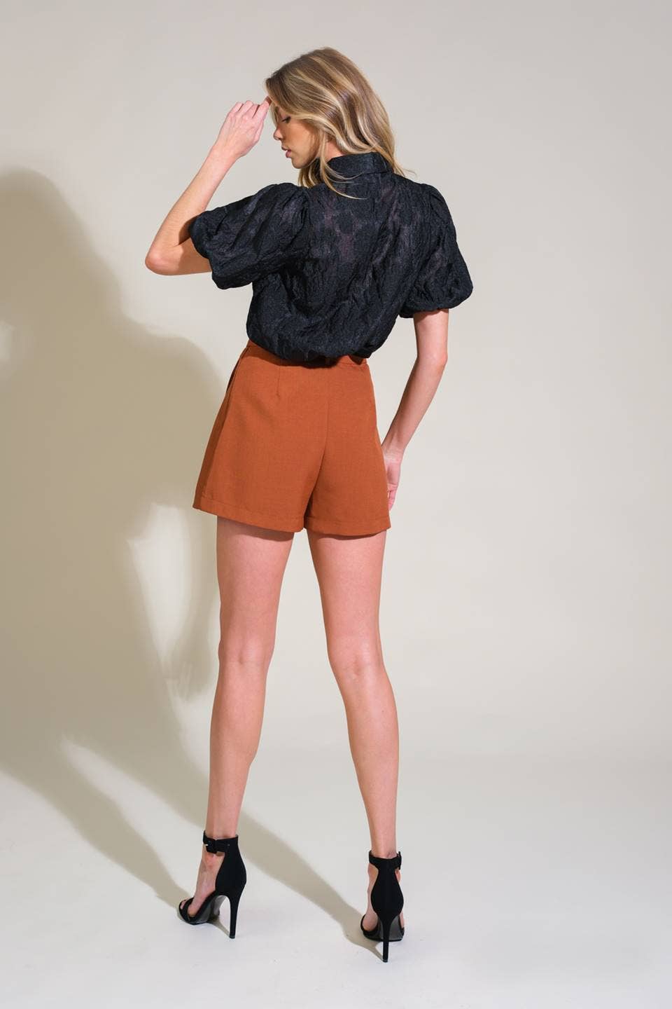 A textured woven top - IT13100 BLACK for wholesale on Faire4