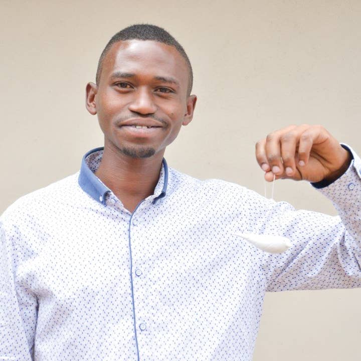 Azizi Life - Wholesale Ornament - Hand-Carved Bird Ornament2