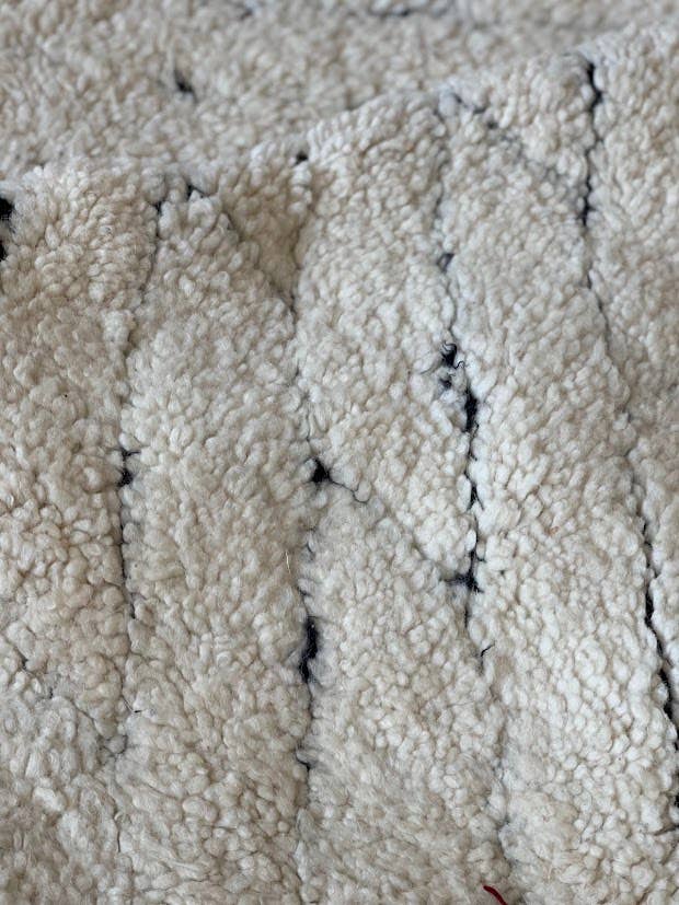 NOMAD BY LIV – Engroshandel Stolehynde – Håndlavet Beni Ouarain Pudebetræk - Offwhite&Sort 60x409