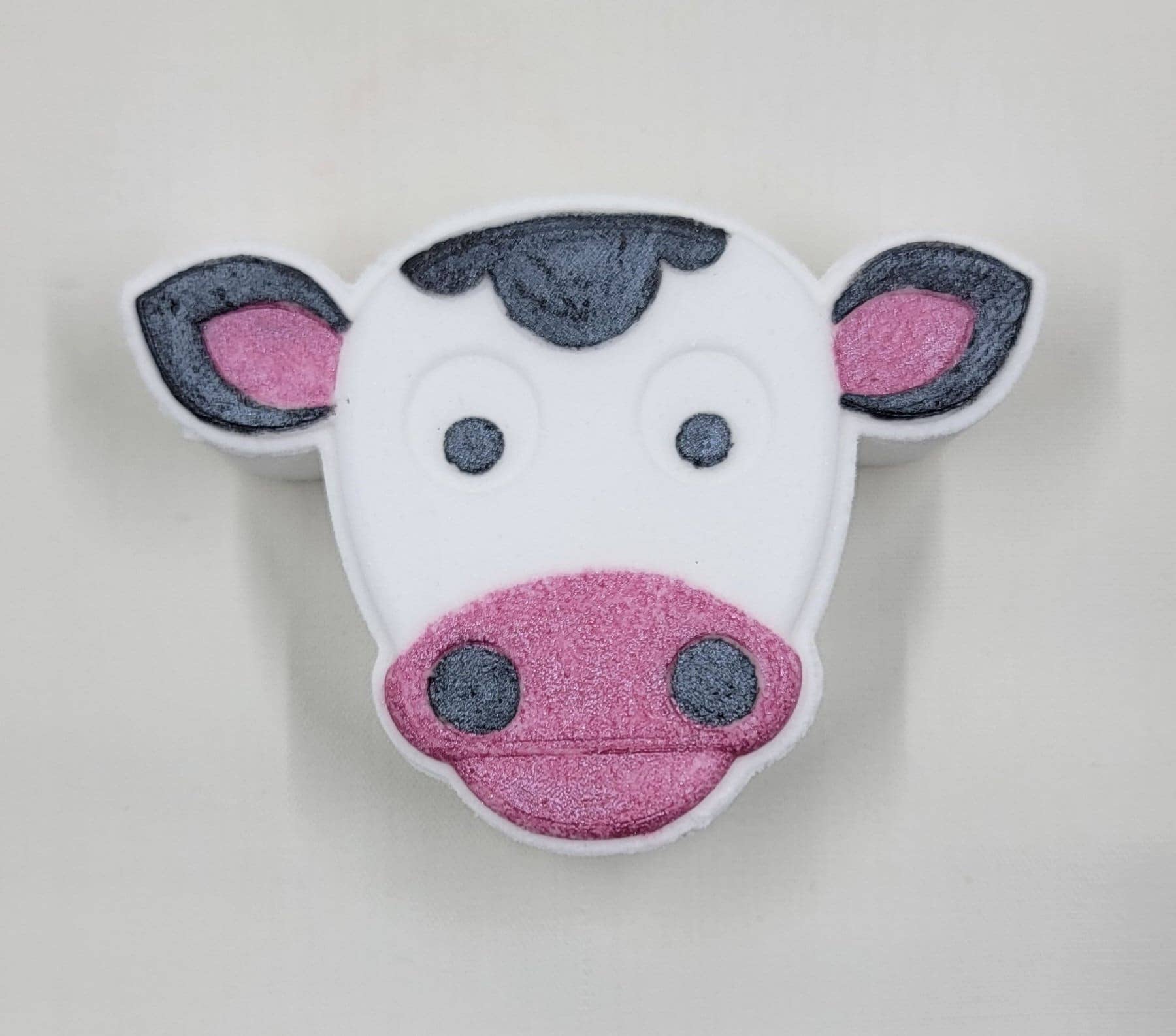 Fizz Bizz - Wholesale Bath Bomb/Fizz - Cow Bath Bomb Scented in Oatmeal Milk and Honey1