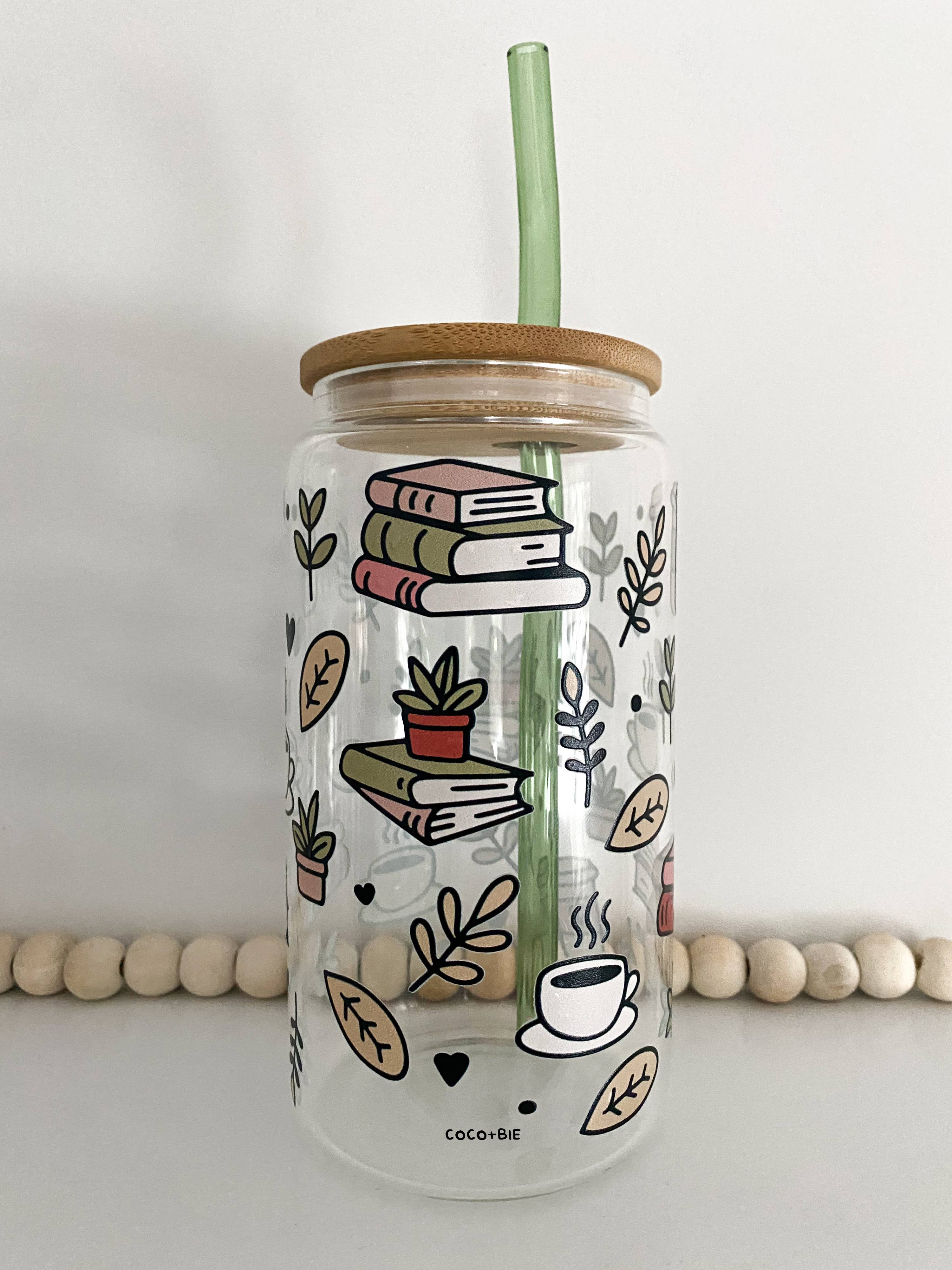 coco+bie designs - Venta al por mayor Vaso/copa - Vaso de Cristal de 16oz Libros y Café - Plantas, Amante de los Libros1
