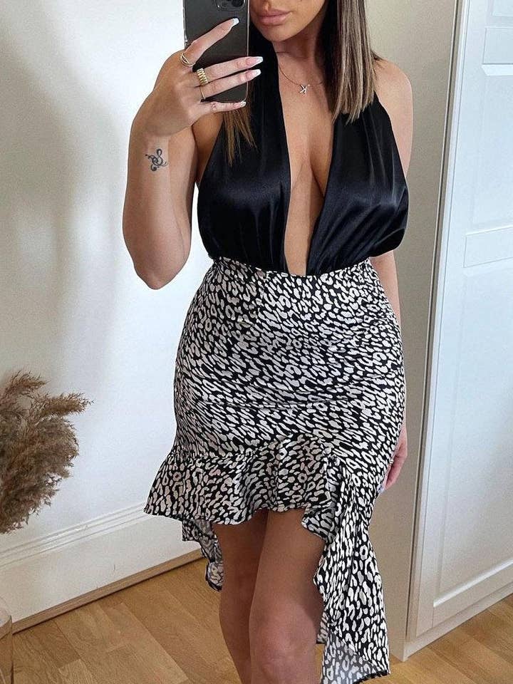 Body negro de satén con escote halter - Aleesia para venta al por mayor de Rebellious Fashion