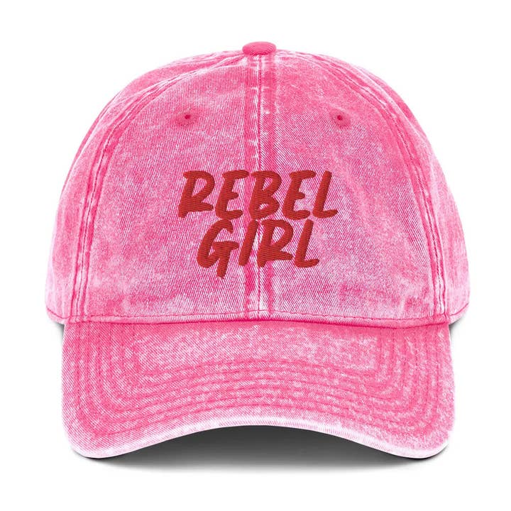 Casquette Vintage REBEL GIRL Casquette Vintage en Coton Twill pour la vente par Maiden-Art MindfulChic Fashion