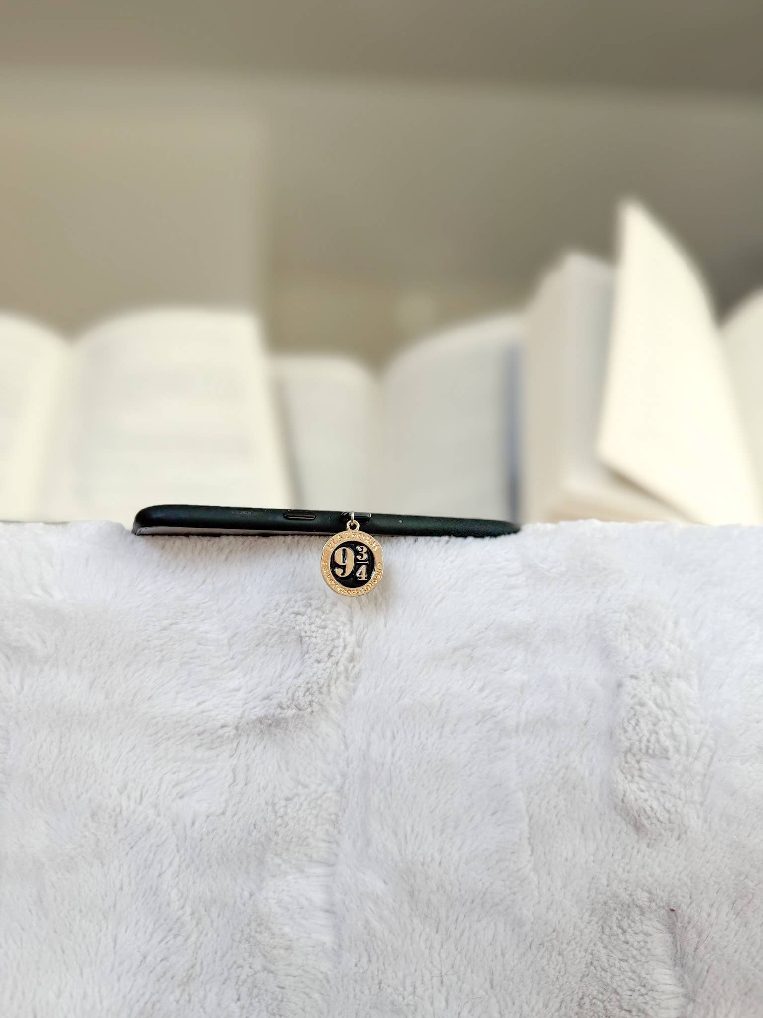 Little Turkey Shoppe - Wholesale Keychain - Unisex - Platform 9 3/4 Kindle Charm | USB C Dust Plug Charm1