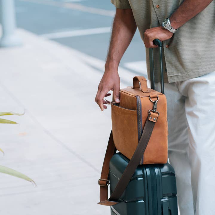 Rōmfrē Travel Co. - Wholesale Weekender Bag - Men's - Leather CPAP Travel Bag