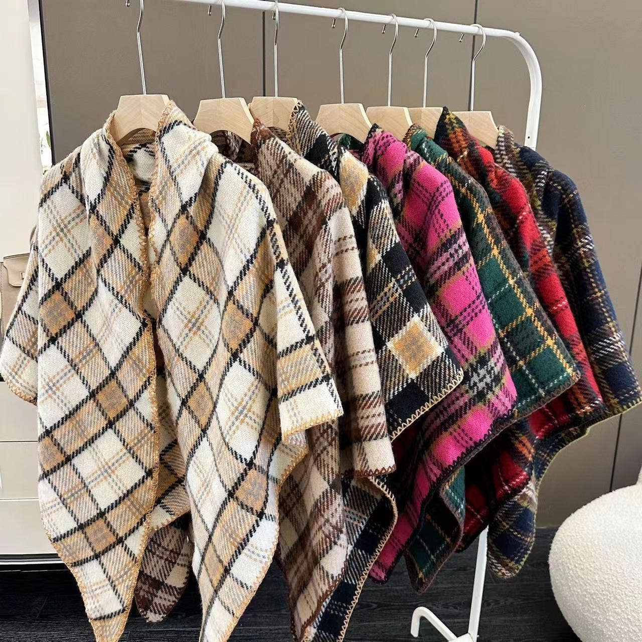 JC Sunny Fashion - Vendita all'ingrosso Sciarpa - Donna - Sciarpa a quadri triangolare JC0235069