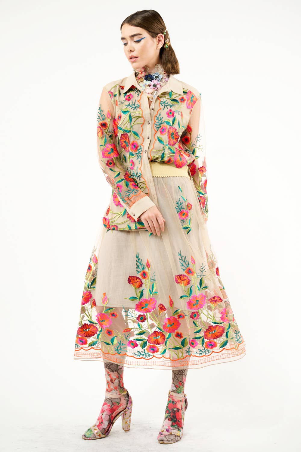 Blu Denim Camicia vintage con ricamo floreale di tulipani in vendita all'ingrosso su Faire13