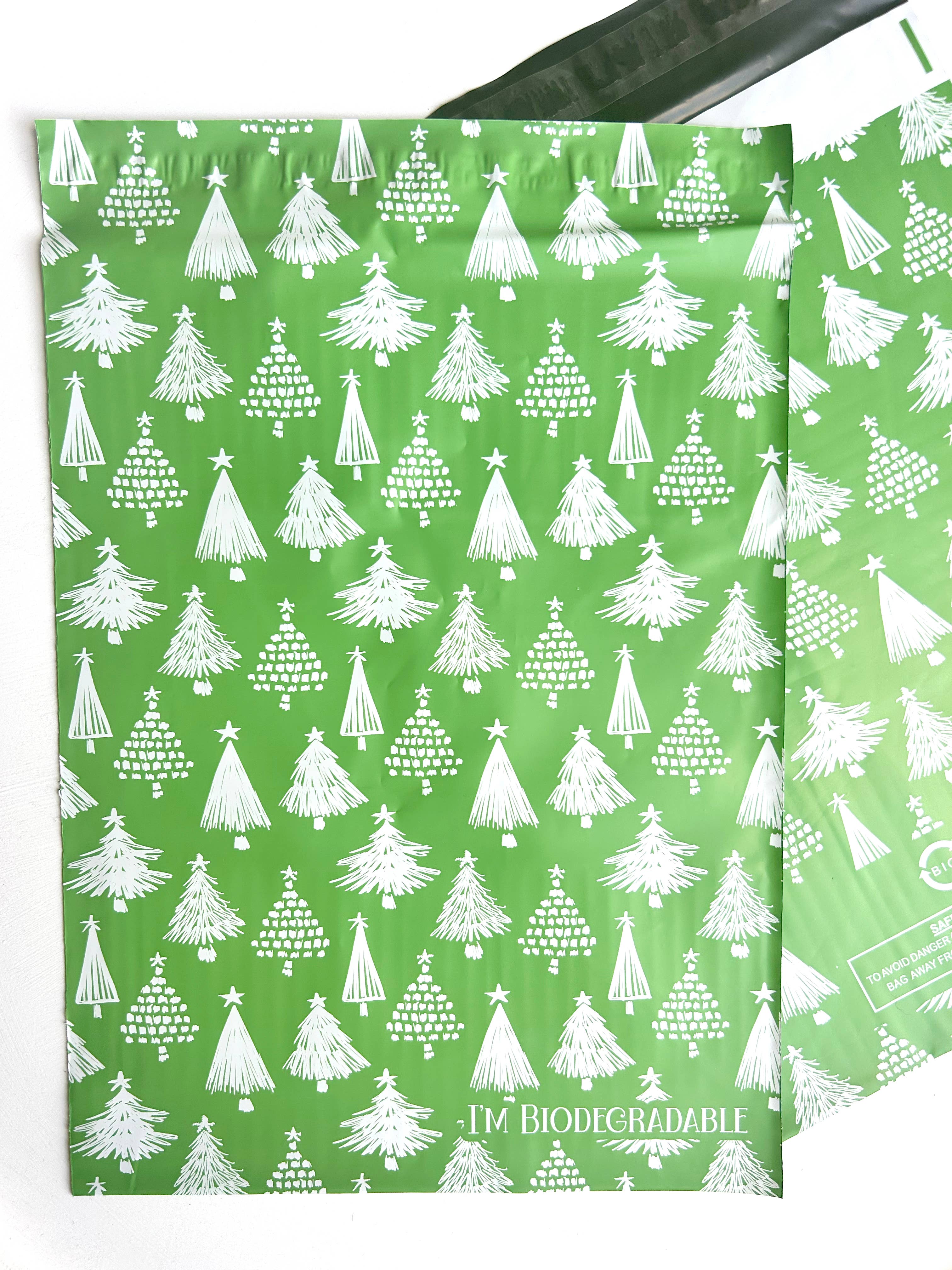 SomeFinn - Vente Enveloppe - 🎄 Sacs d'expédition en polyéthylène avec sapins de Noël verts – 10x13 – Écologiques1