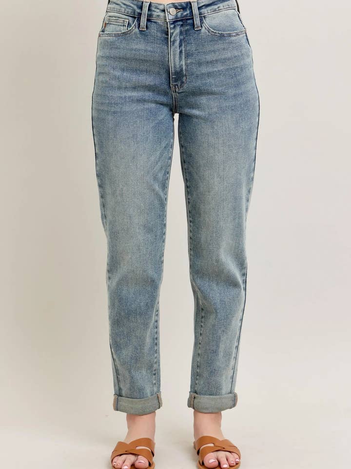 Judy Blue Full Size Hw Vintage Wash Dubbelrullade Manschett Bf Jeans Plus Size för wholesale av React Activewear