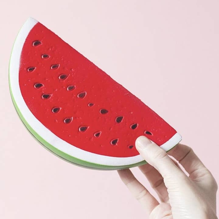 La Petite Épicerie - Vendita all'ingrosso Giocattolo squishy - Bambini e neonati - Grande e soffice antistress, mezza anguria