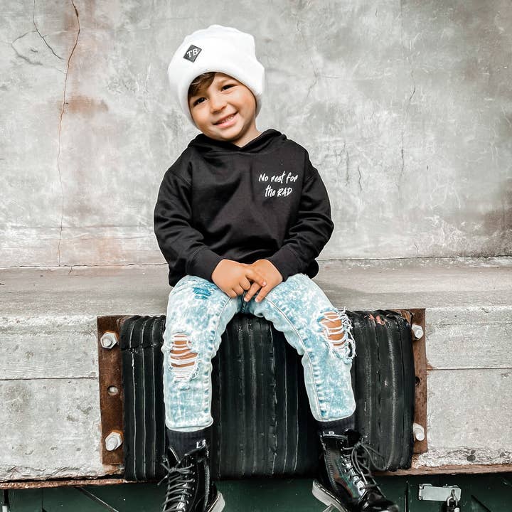 SWEAT À CAPUCHE RAD pour la vente par Tiny Bros Apparel