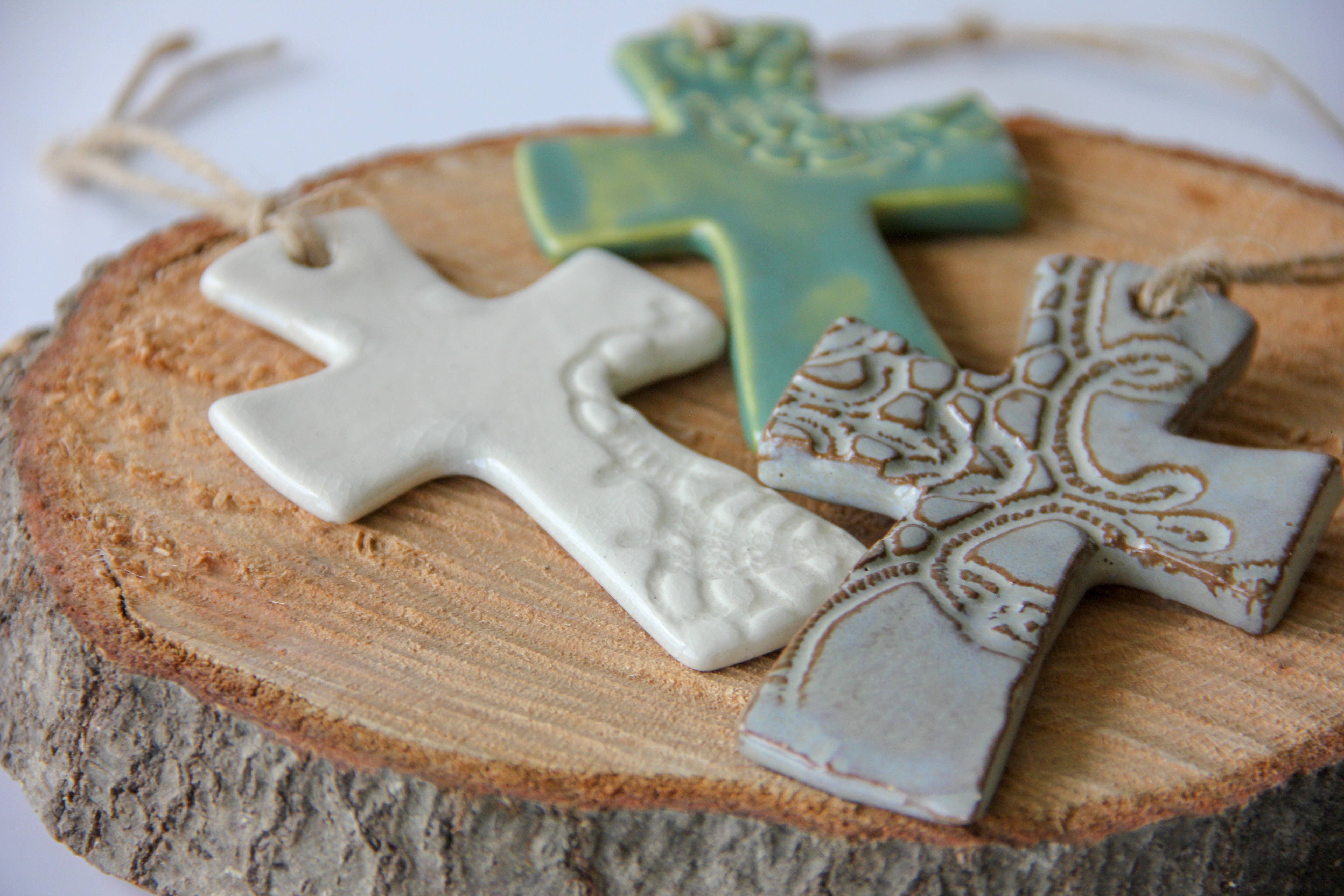 Prodigal Pottery – wholesale Prydnad – utsvängda kors prydnad6