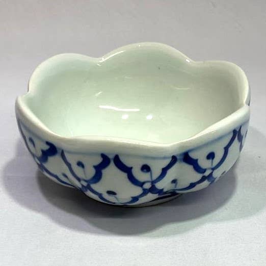 Bol, festonné, 4 po, crème glacée, ensemble de quatre pour la vente par Sea Island Imports, Inc.