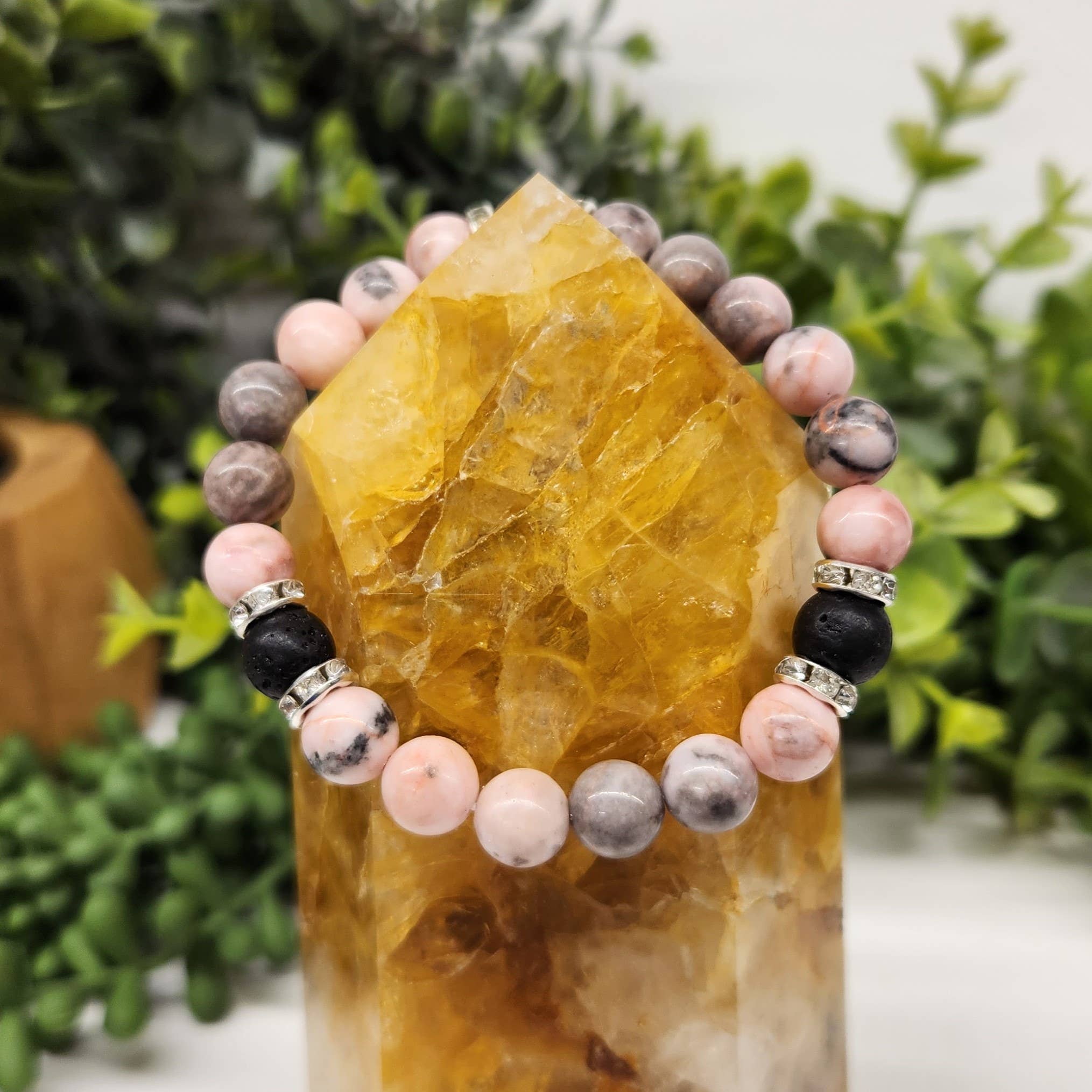 Meraki Gemstones - Wholesale Armband met kralen - Meraki Gemstones elastische armband met Pink Zebra Jaspis, lavasteen en zilverkleurige strass kralen, 8 mm, 19 cm4