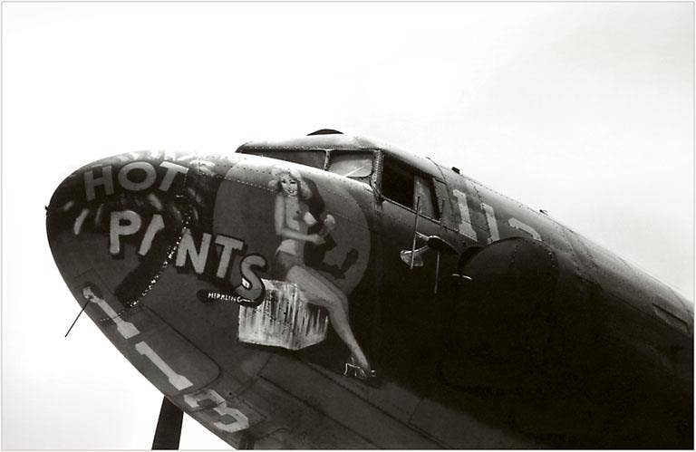 Found Image Press - Wholesale Magnet - Magnet GY-52 Nose Art, Hot Pants, Pin-up0