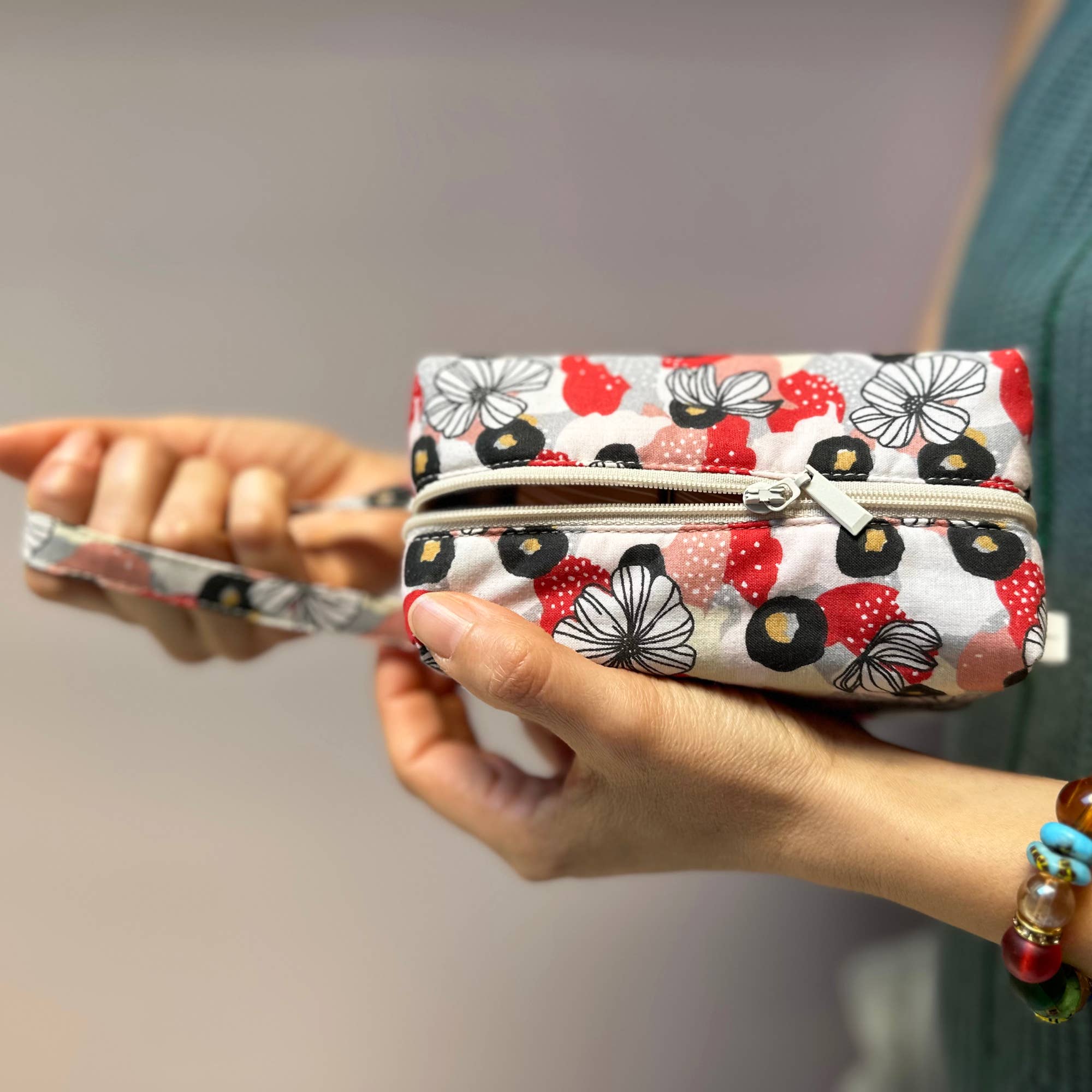 CHAMARREL - Wholesale Toiletry Bag - Women's - Toiletry bag2