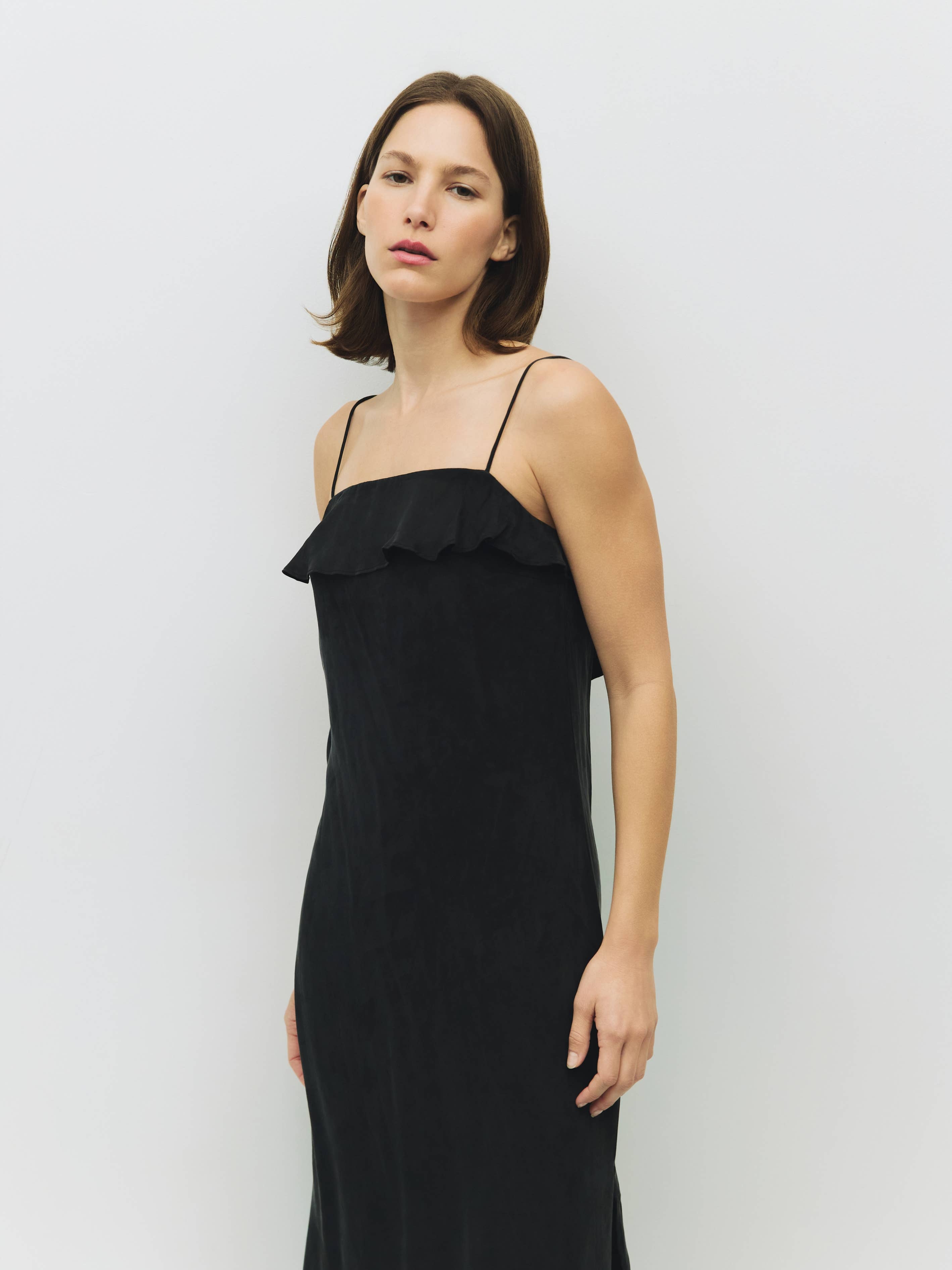 MOD REF - Venta al por mayor Vestido - Mujer - El Vestido Zaire | Vestido Maxi con Volantes de Modal3