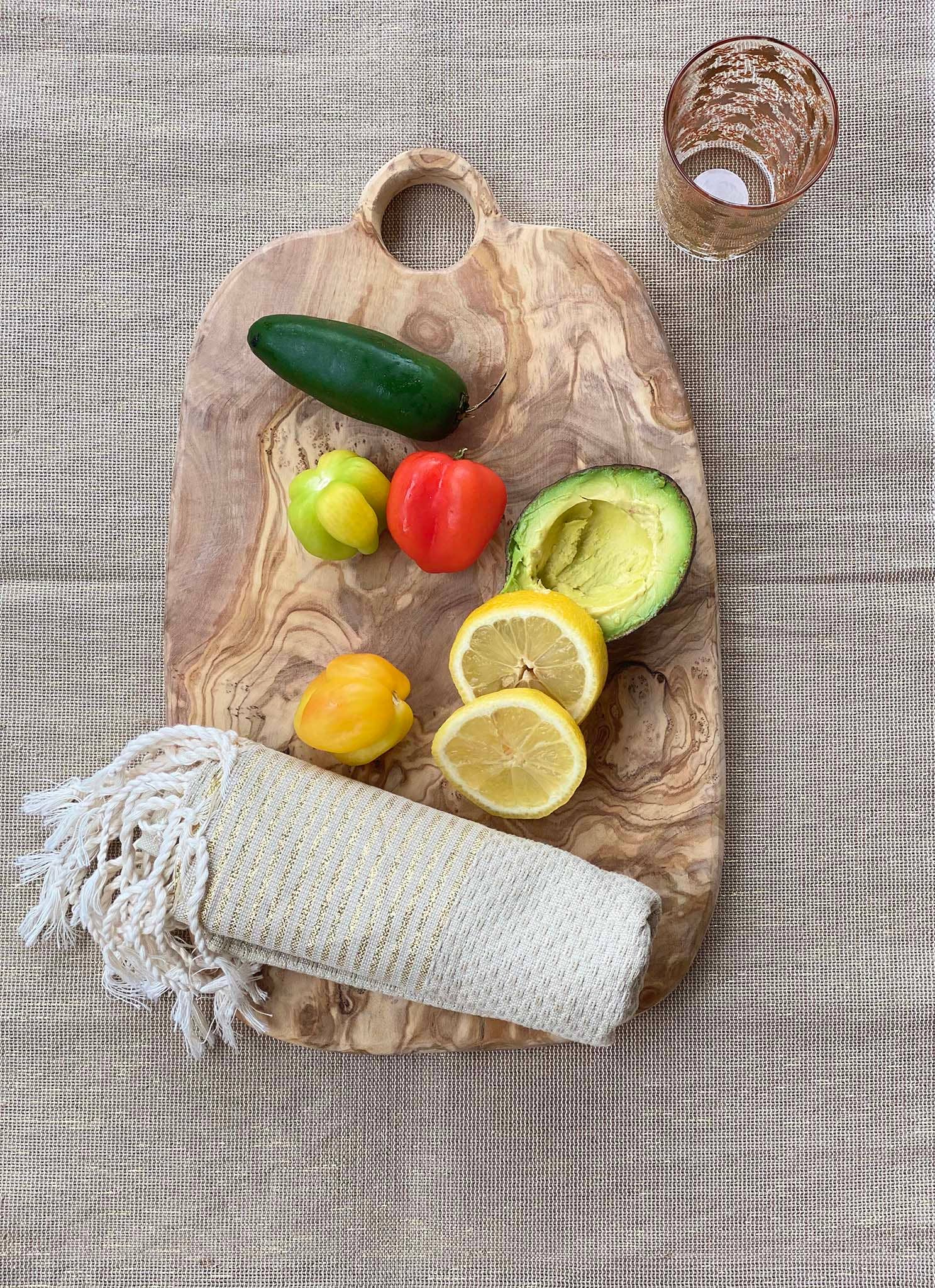 Scents and Feel - Wholesale Cutting Board - Olive Wood Medium Cutting Board with Hole2
