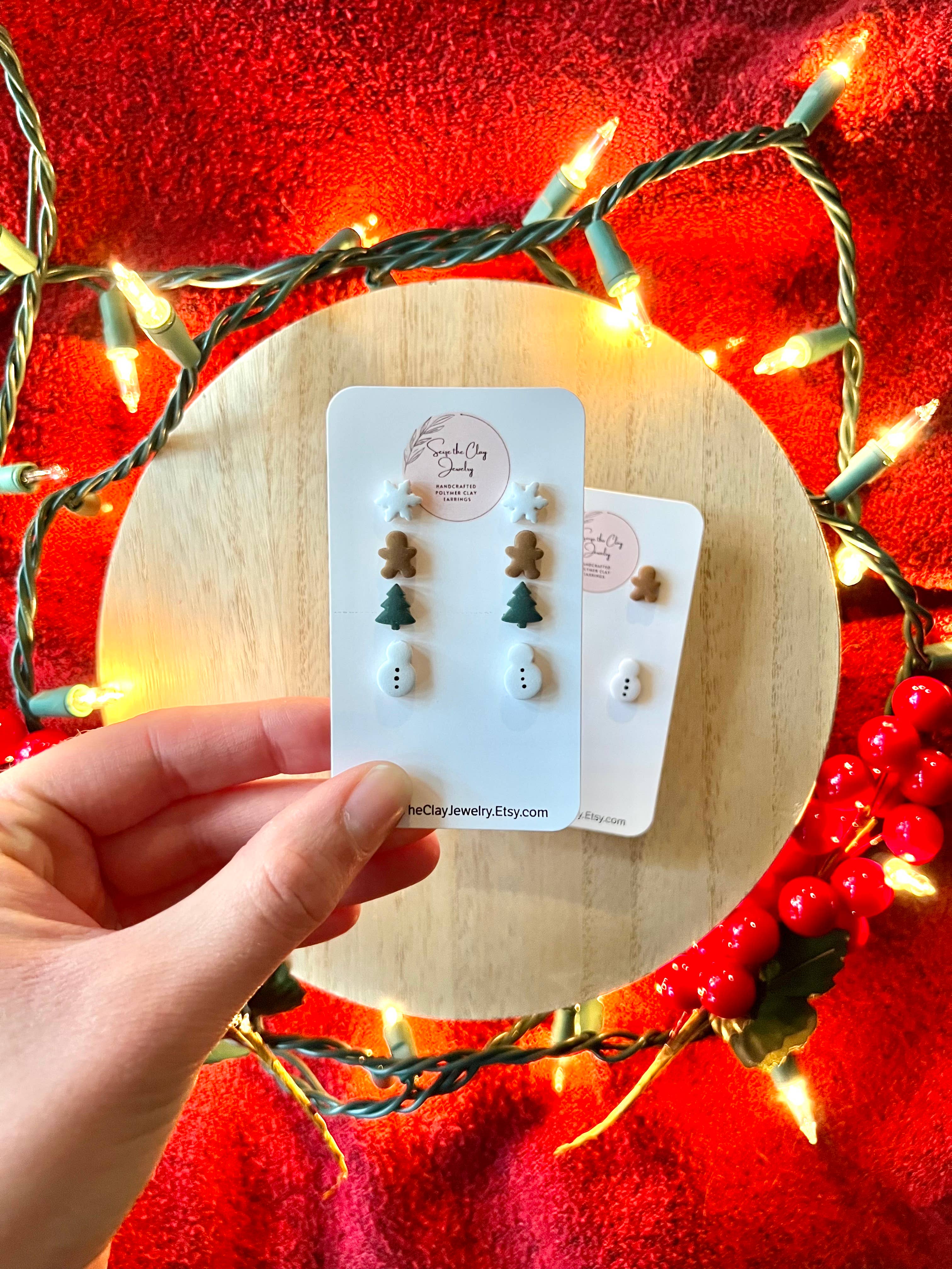 SeizeTheClayJewelry - Venta al por mayor Pendientes de botón/aretes de poste - Pendientes pequeños con forma de pan de jengibre y minimuñeco de nieve0