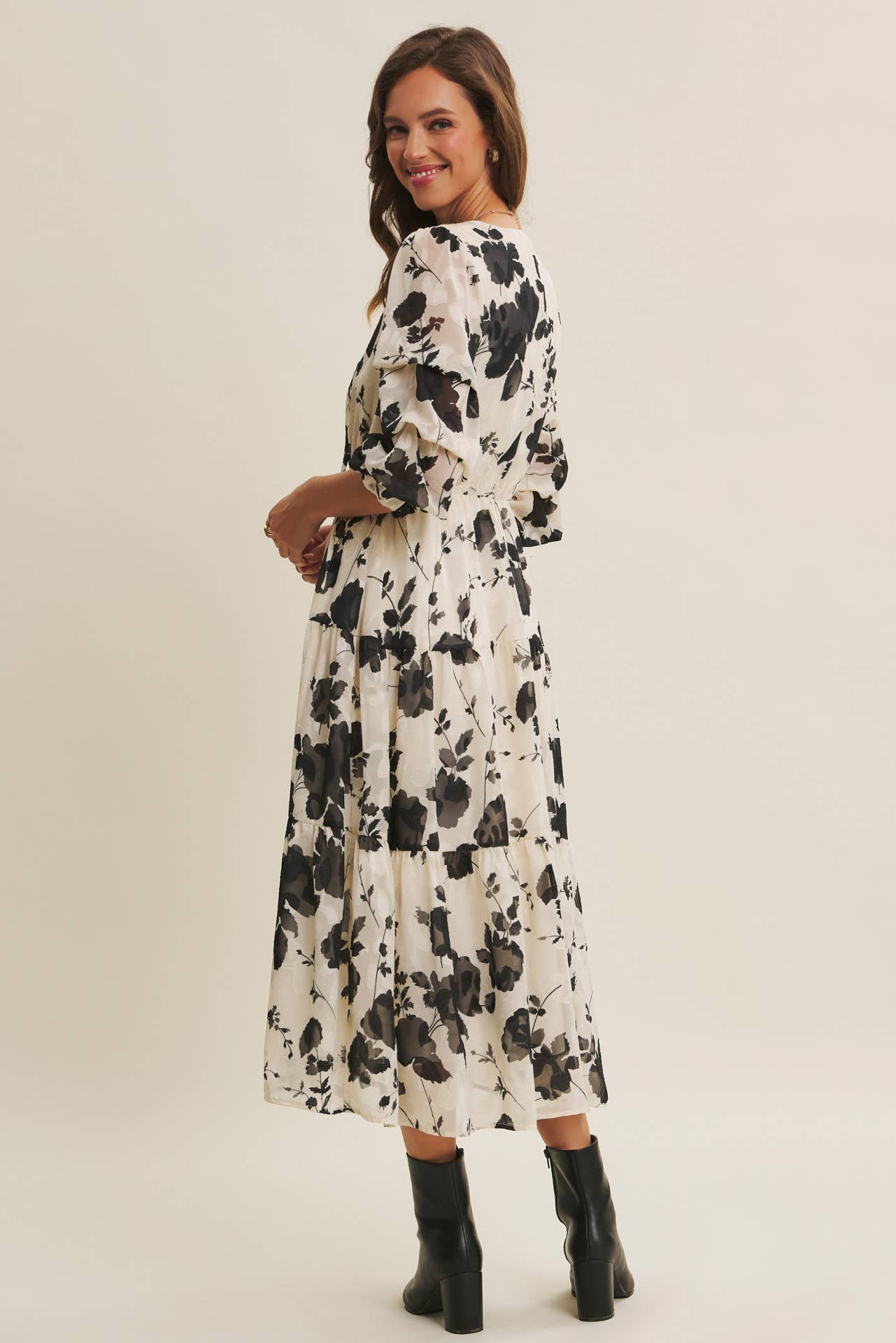 in february - Wholesale Dress - Women's - DREAMY JACQUARD FLORAL MIDI DRESS WITH STATEMENT SLEEVES6