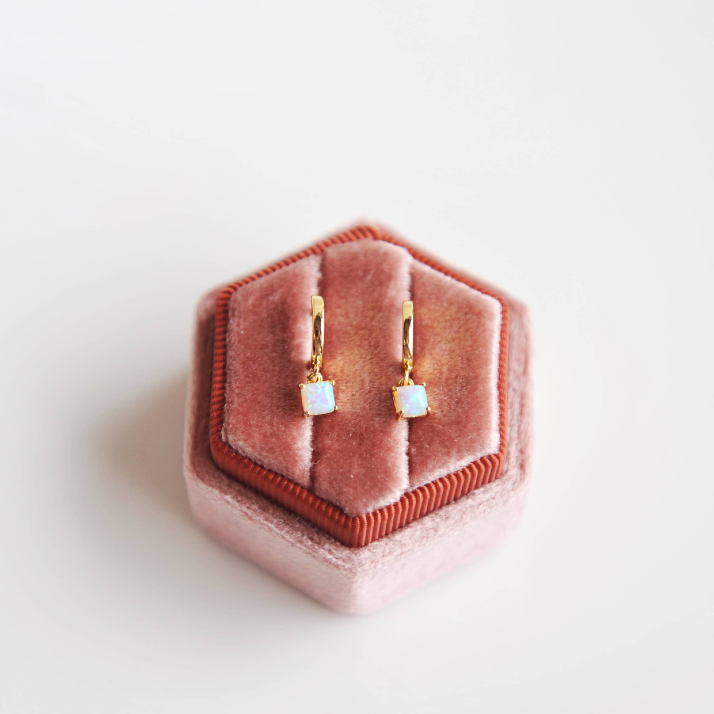 Oh So Lovely - Wholesale Huggie earrings - TIFFANY, Square Opal Huggie Hoop3