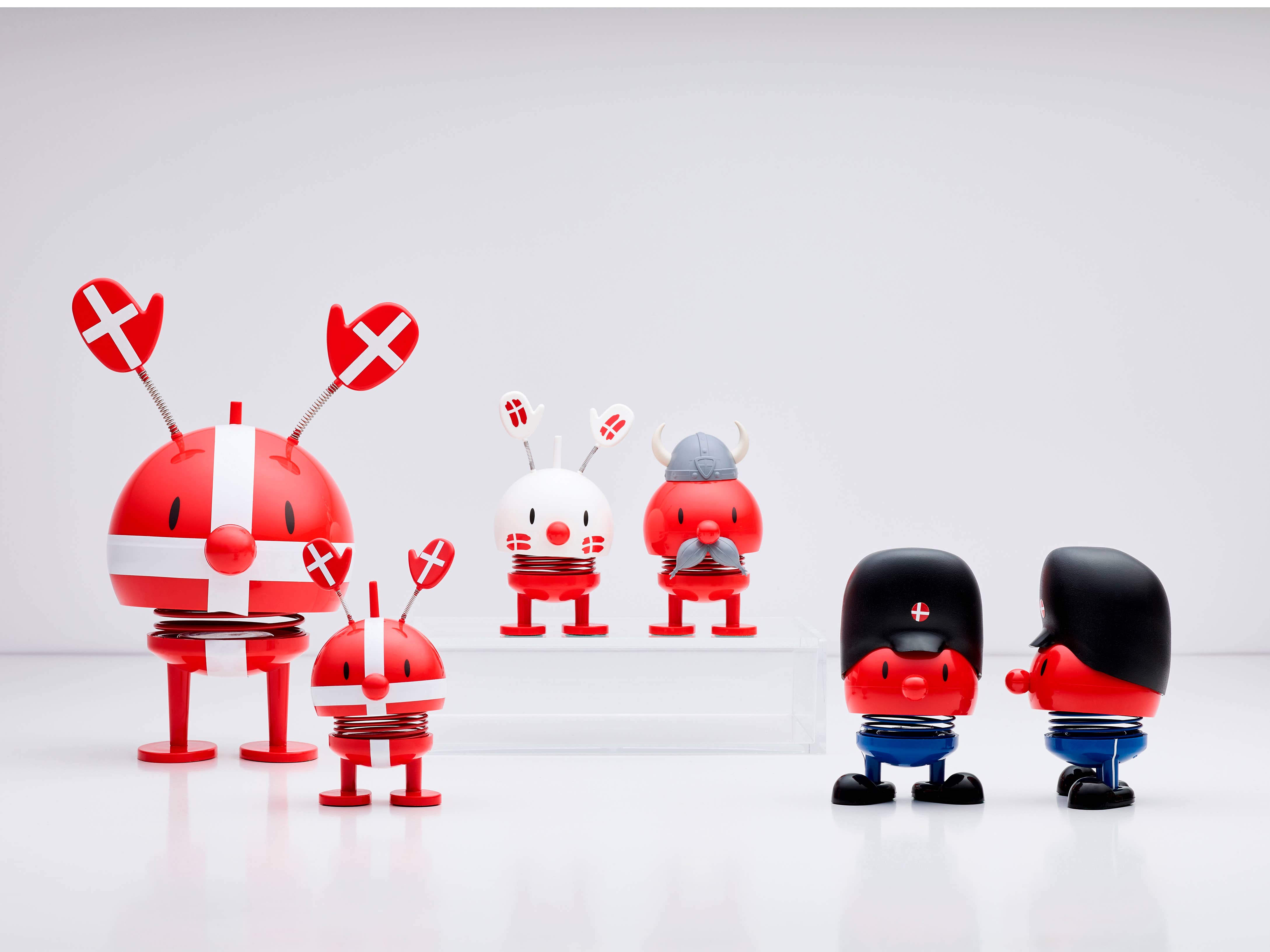 Hoptimist - Wholesale Decorative Figurine - Hoptimist Viking Bumble S Red1