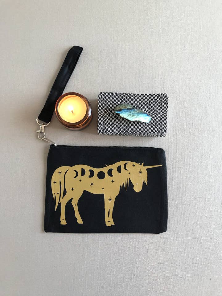Pochette da polso con cerniera Cosmic Unicorn - nera per la vendita all'ingrosso da parte di Wishcraft Goods