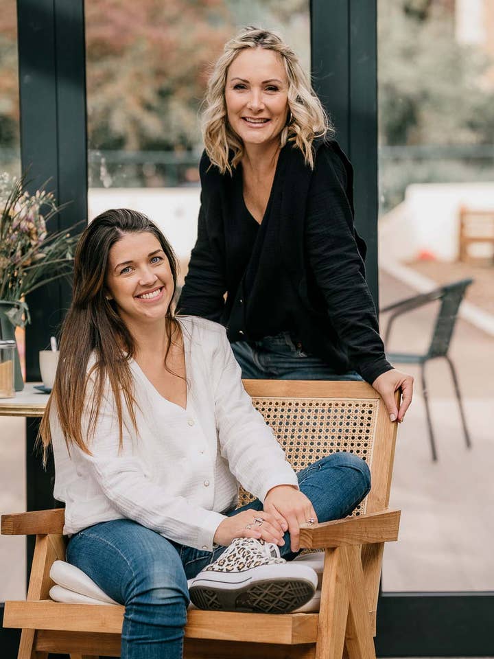 Camicia da allattamento "Le Milk C’est Chic" (bianco o nero) per la vendita all'ingrosso da parte di You&Milk