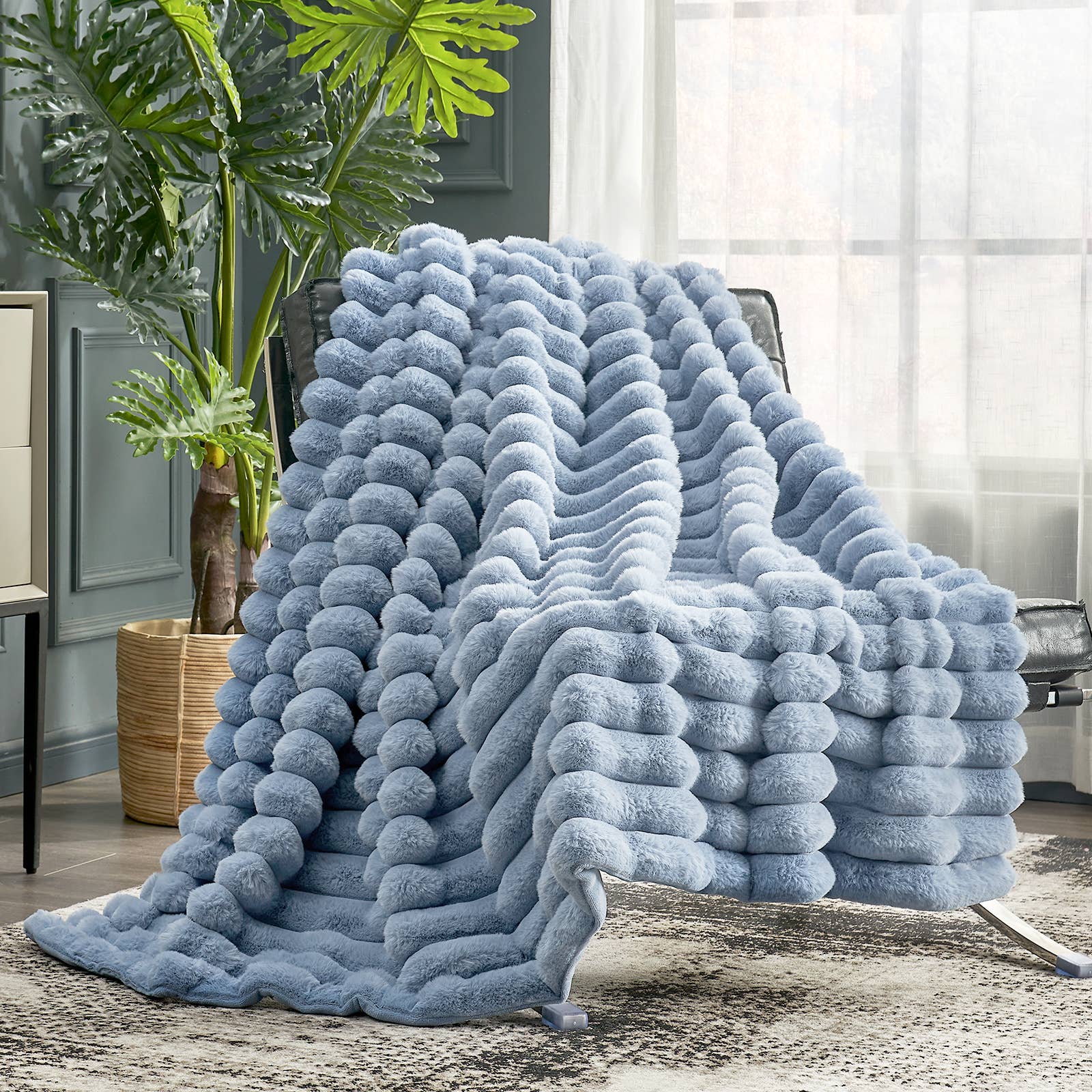 DreamValley - Wholesale Throw Blanket - CB Striped Faux Fur Warm Plush Throw Blanket9