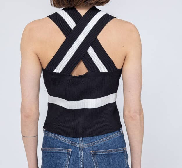 MOOYA - Venta al por mayor Jersey corto de punto - Mujer - Top corto de punto con espalda cruzada CH0103