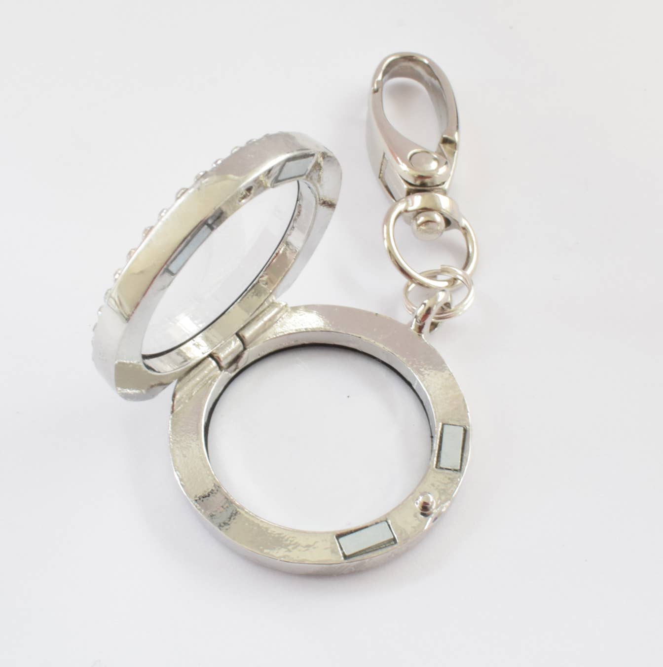 Amaya Rose Ltd. - Wholesale Keychain - Women's - Round Silver Floating Locket Keyring.Handbag Charm Jewellery1