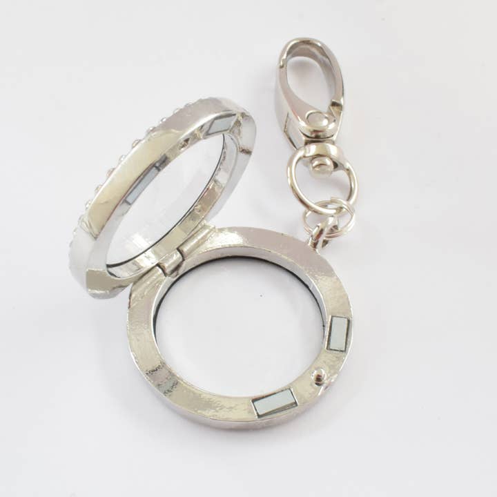 Amaya Rose Ltd. - Wholesale Keychain - Women's - Round Silver Floating Locket Keyring.Handbag Charm Jewellery1