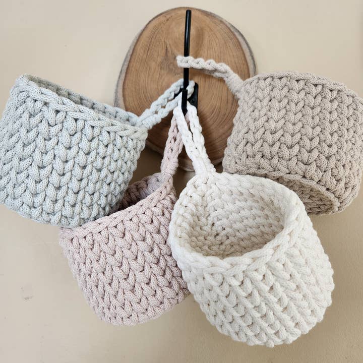Panier de rangement suspendu au crochet pour la vente par Naturalmarjory
