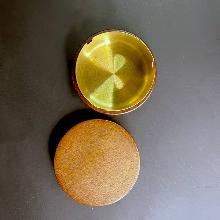 Haus of Topper - Wholesale Ashtray - Wood and Brass Hideaway Ashtray2