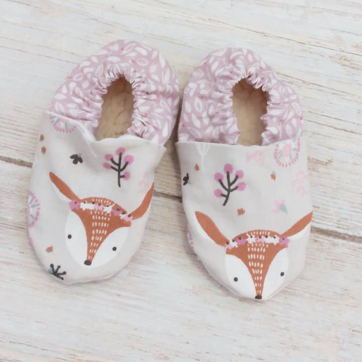 Chaussons bébé 0-6 mois - Biche pour la vente par Camille et Anatole