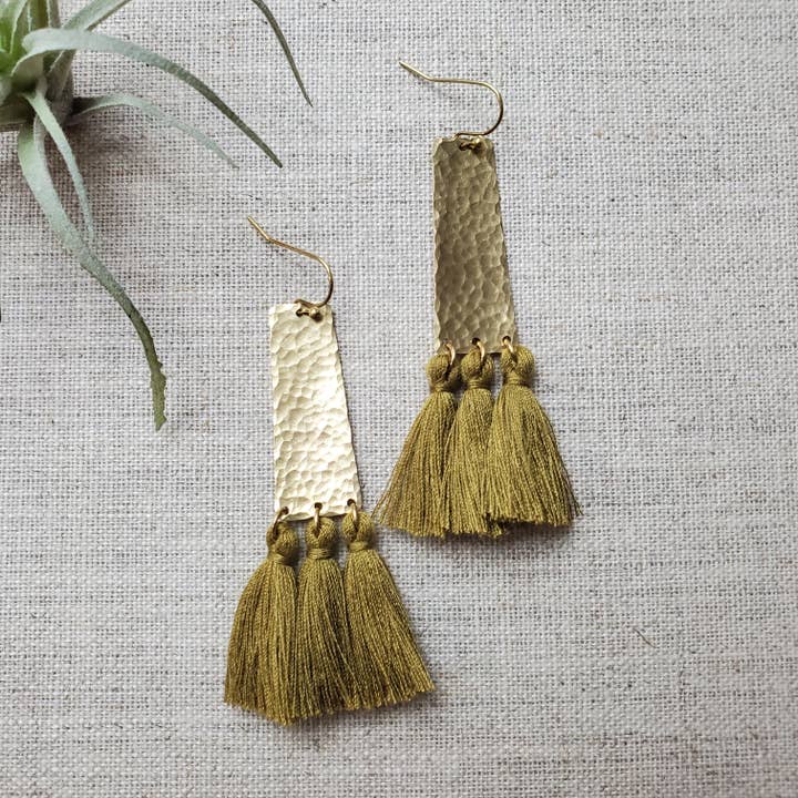 Orecchini Florencia con nappa - Dill per la vendita all'ingrosso da parte di MAJ